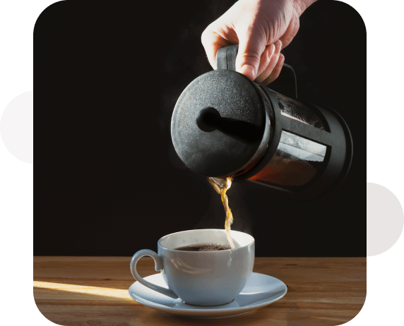 Penyajian kopi dengan Coffee Maker One Two Cups