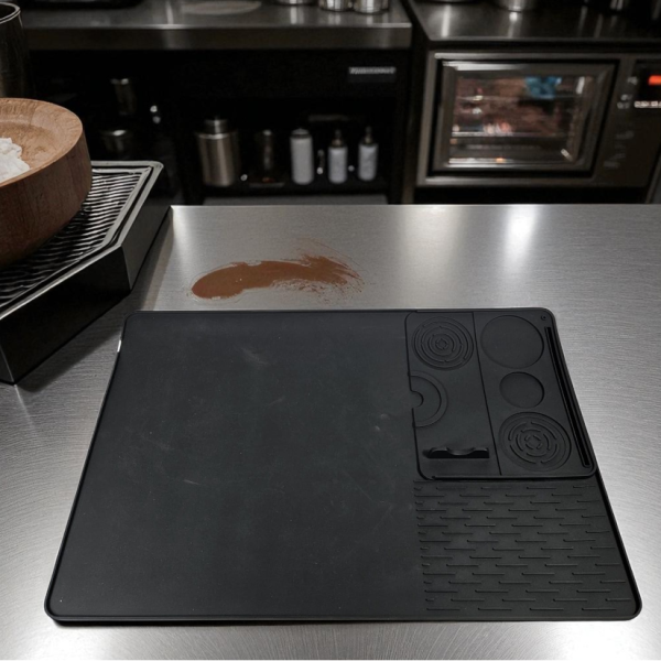 ginee_20251126121600567_5526835940.png One Two Cups Wadah Alas Kopi Tamper Coffee Mat Silicone Tray 2in1 - D-21