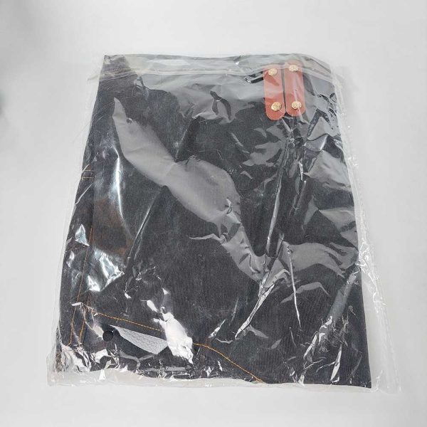 ginee_20251128144456668_3045633056.jpg One Two Cups Chen Feng Celemek Masak Apron Anti Air dengan Kantong - SP01