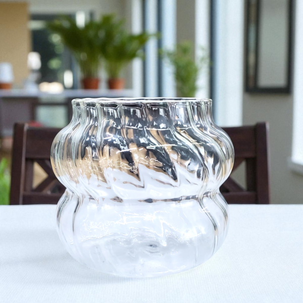 ginee_20251201171048743_8599660736.png One Two Cups Gelas Kaca Aesthetic Kopi Teh Wave Stripe Shape Glass - GK23