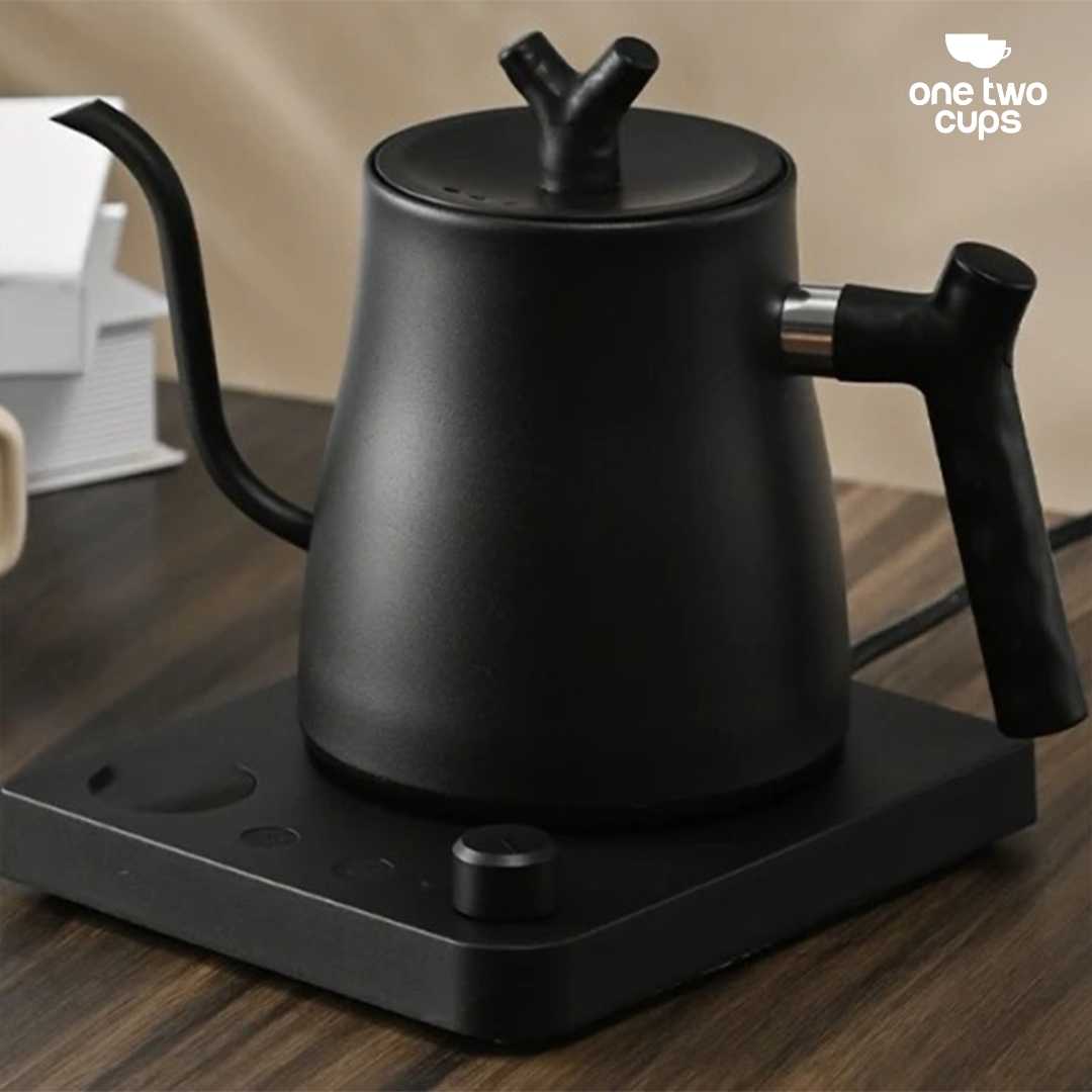 ginee_20251210164536459_2224103854.jpg One Two Cups Teko Listrik Kopi Kettle Pemanas Air Leher Angsa 1000W 1L - HR-462
