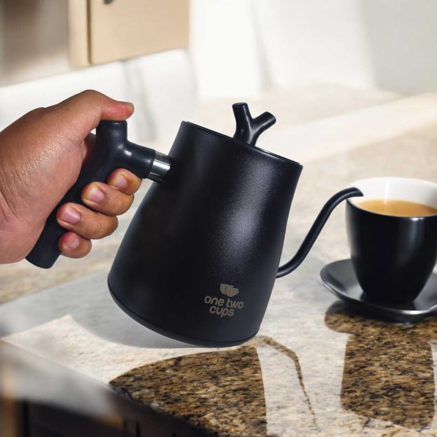 ginee_20251210164536578_1643727509.jpg One Two Cups Teko Listrik Kopi Kettle Pemanas Air Leher Angsa 1000W 1L - HR-462