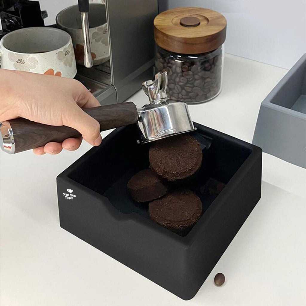 ginee_20260216152404339_8014945010.jpg One Two Cups Wadah Ampas Kopi Silikon Espresso Knock Box Storage - YJ-15