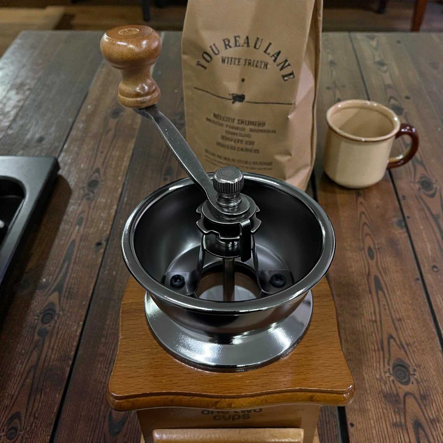 One Two Cups Alat Penggiling Kopi Manual Coffee Grinder Wood - 16290