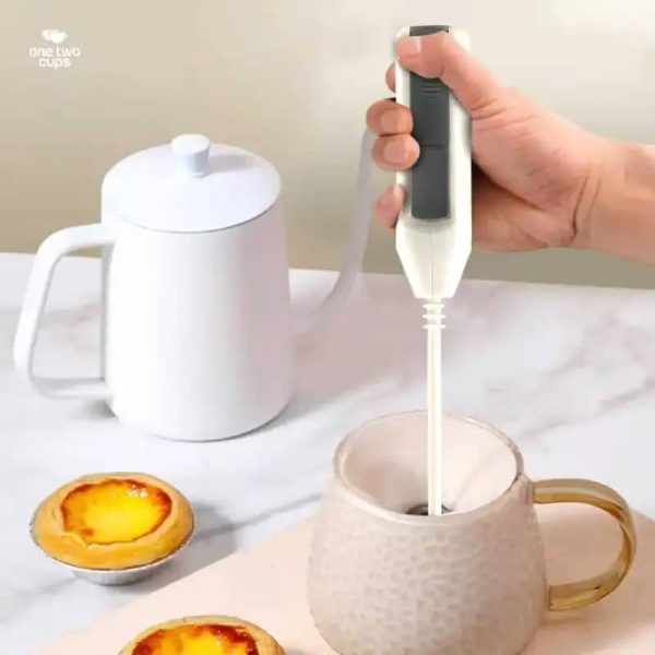 ginee_20260416164822006_3440606824.jpeg One Two Cups Hand Mixer Mini Pengocok Telur Kopi Milk Frother Battery - 16310 - Hitam