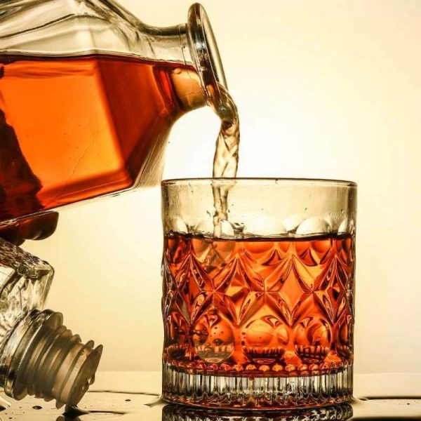 ginee_20260713180149393_4513932454.jpeg One Two Cups Whisky Decanter Glass Bottle Liquor Scotch Luxury 950ml - AL95
